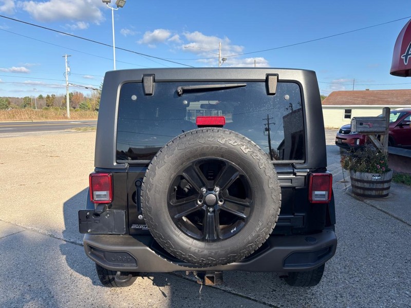 Jeep Wrangler Unlimited Vehicle Full-screen Gallery Image 05
