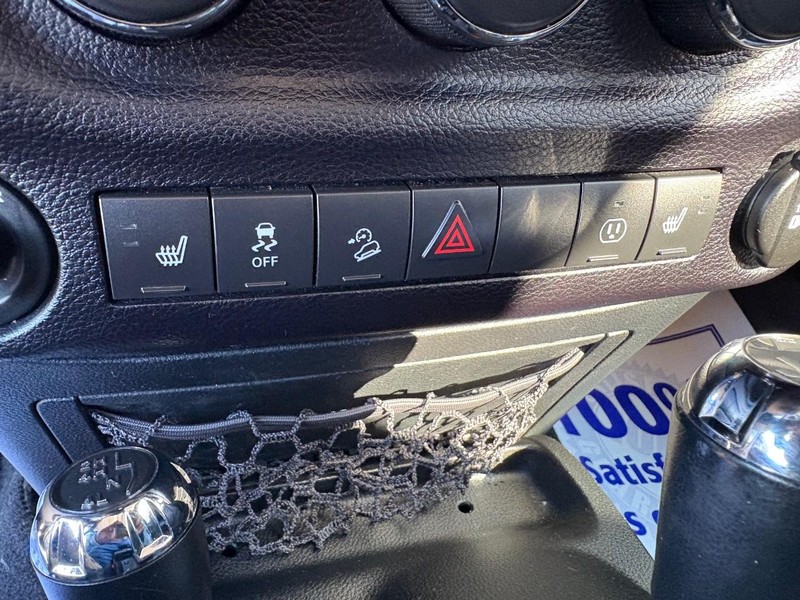 Jeep Wrangler Unlimited Vehicle Full-screen Gallery Image 14