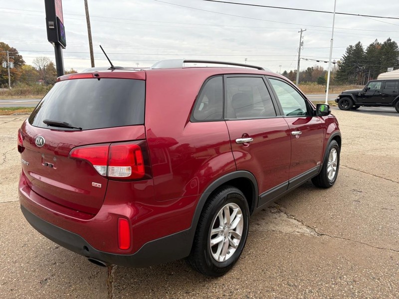 Kia Sorento Vehicle Full-screen Gallery Image 04