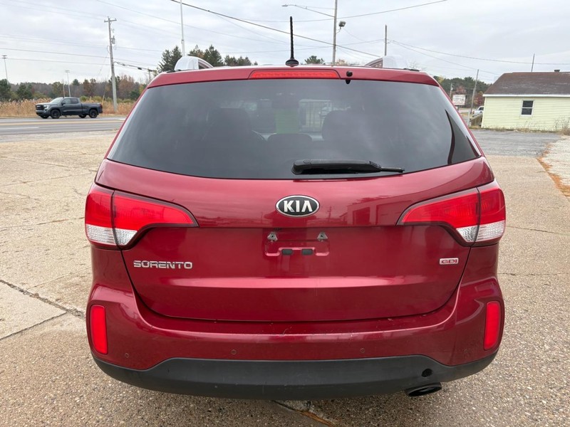 Kia Sorento Vehicle Full-screen Gallery Image 05