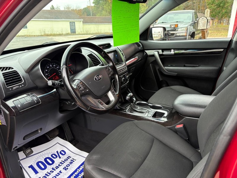 Kia Sorento Vehicle Full-screen Gallery Image 07