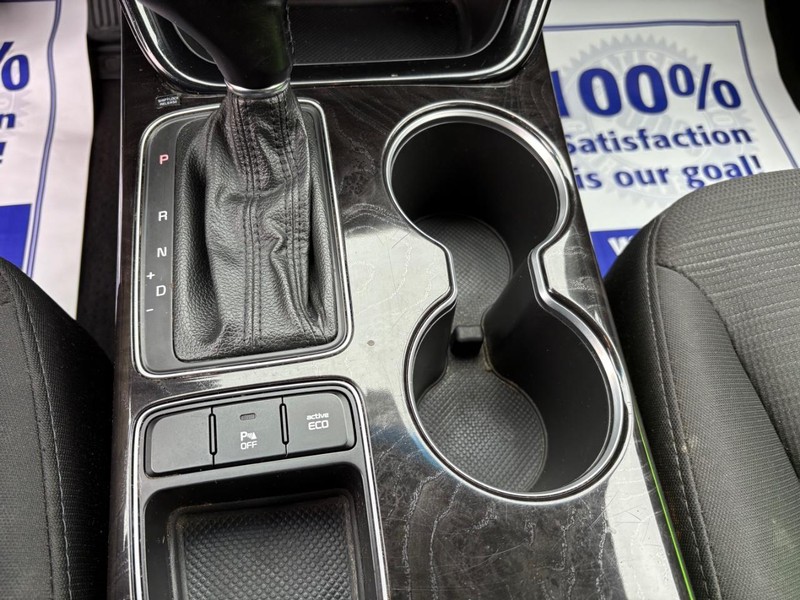 Kia Sorento Vehicle Full-screen Gallery Image 16