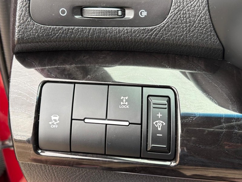 Kia Sorento Vehicle Full-screen Gallery Image 17