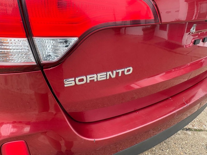 Kia Sorento Vehicle Full-screen Gallery Image 20