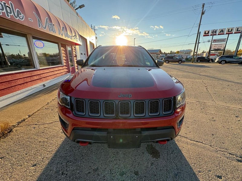 Jeep Compass Vehicle Full-screen Gallery Image 06