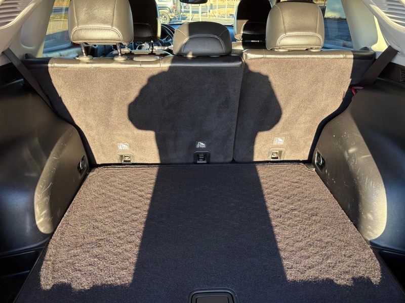 Jeep Compass Vehicle Full-screen Gallery Image 09