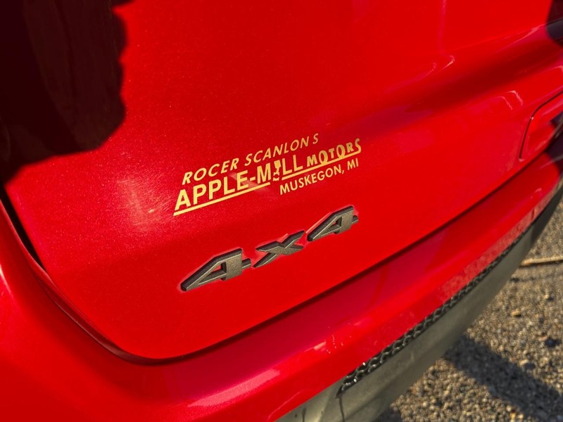 Jeep Compass Vehicle Full-screen Gallery Image 17