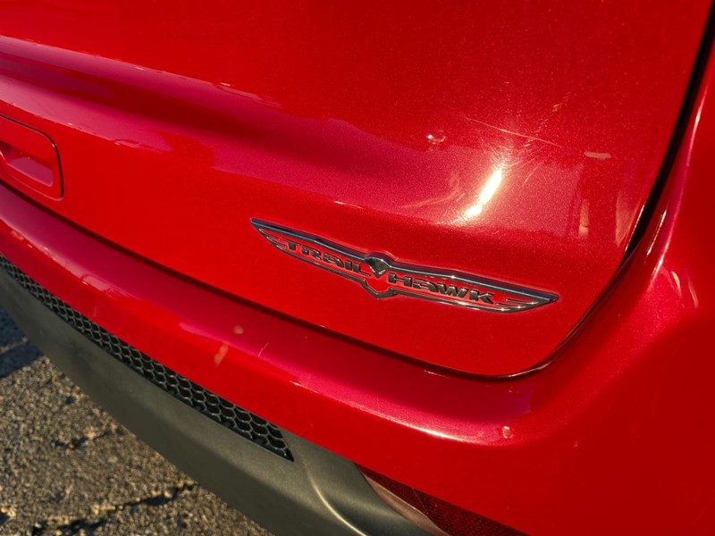 Jeep Compass Vehicle Full-screen Gallery Image 18