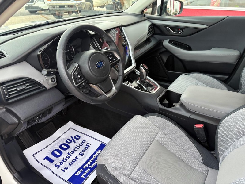 Subaru Outback Vehicle Full-screen Gallery Image 07