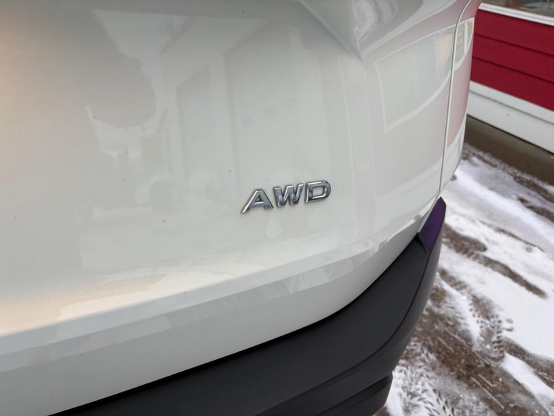 Nissan Rogue Vehicle Full-screen Gallery Image 16