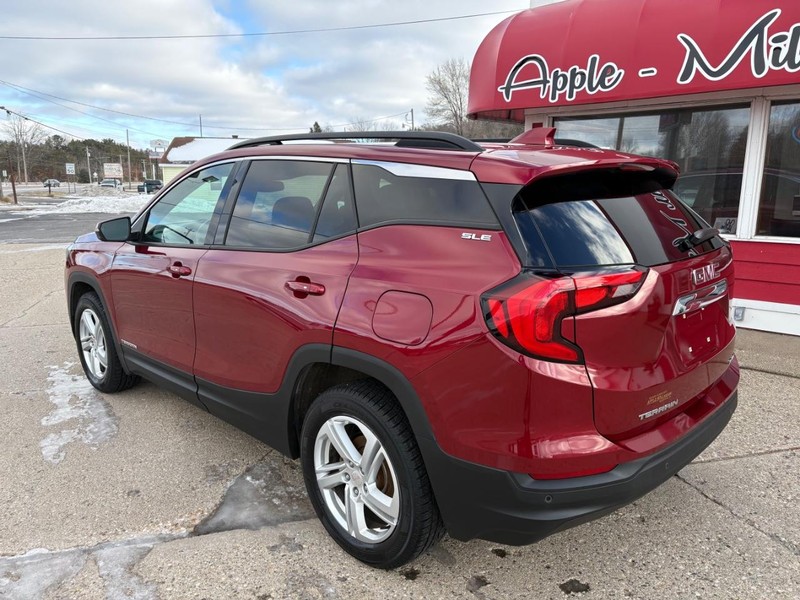 GMC Terrain Vehicle Full-screen Gallery Image 02