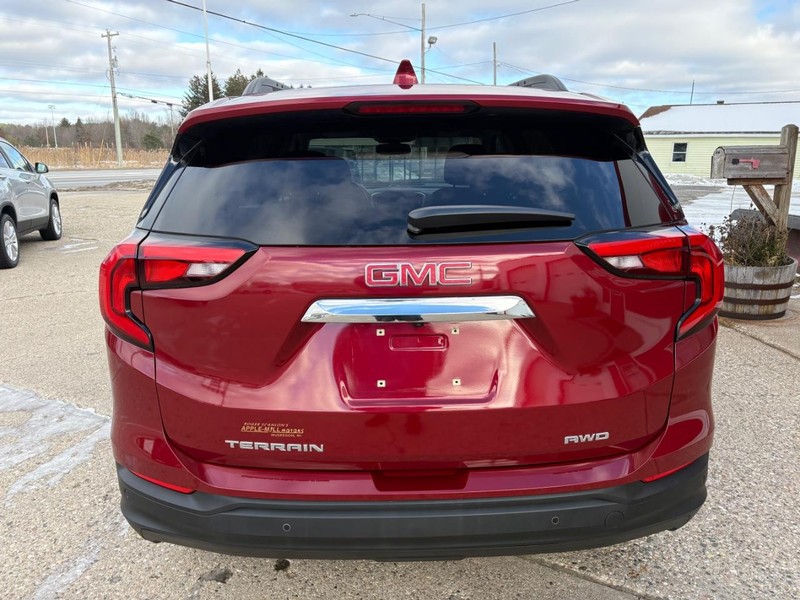 GMC Terrain Vehicle Full-screen Gallery Image 06