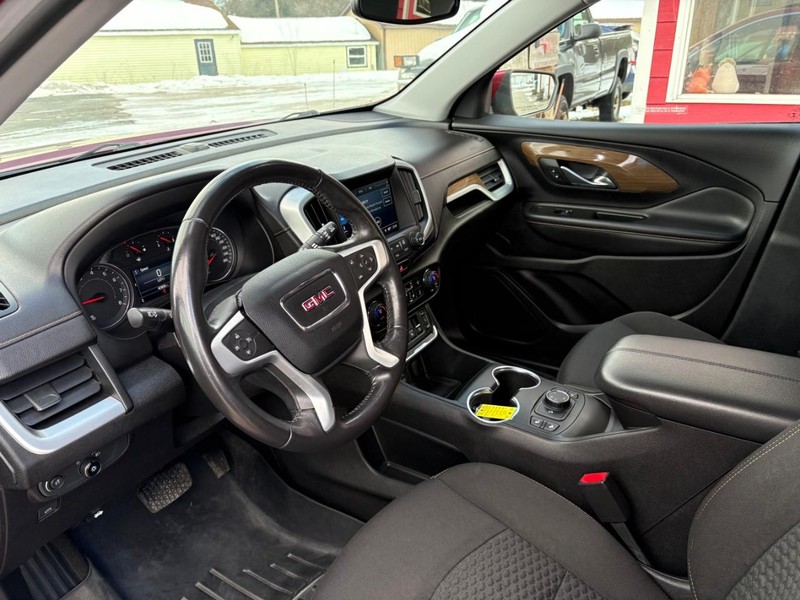 GMC Terrain Vehicle Full-screen Gallery Image 07