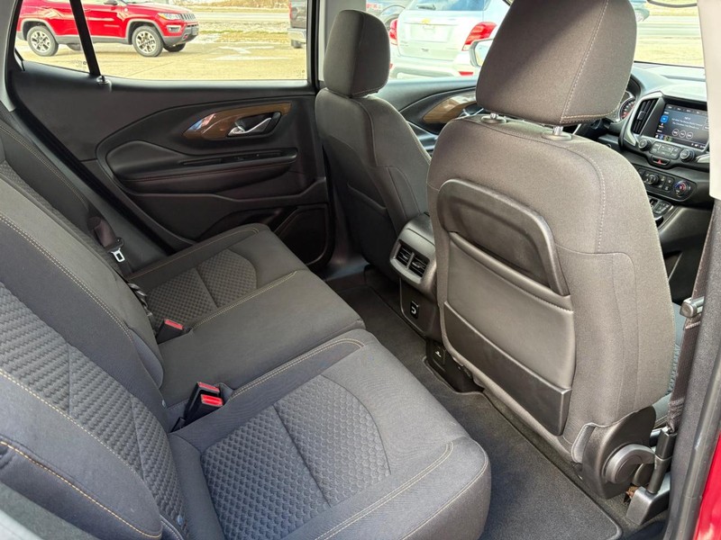 GMC Terrain Vehicle Full-screen Gallery Image 10