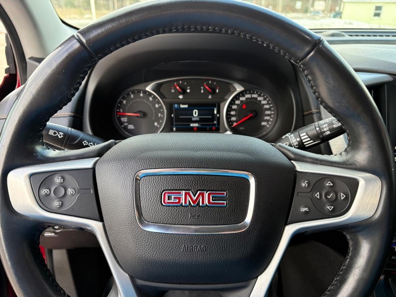GMC Terrain Vehicle Full-screen Gallery Image 12