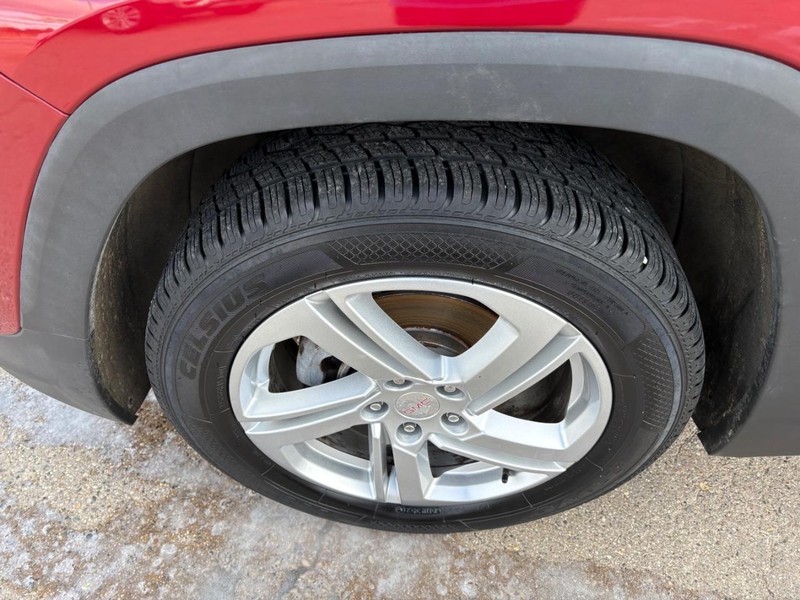 GMC Terrain Vehicle Full-screen Gallery Image 18