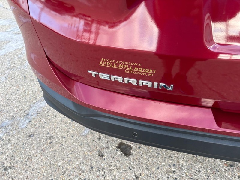 GMC Terrain Vehicle Full-screen Gallery Image 19