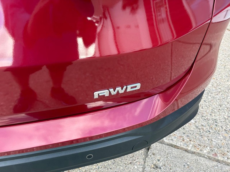 GMC Terrain Vehicle Full-screen Gallery Image 20