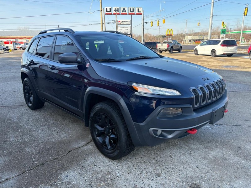 Jeep Cherokee Vehicle Full-screen Gallery Image 04