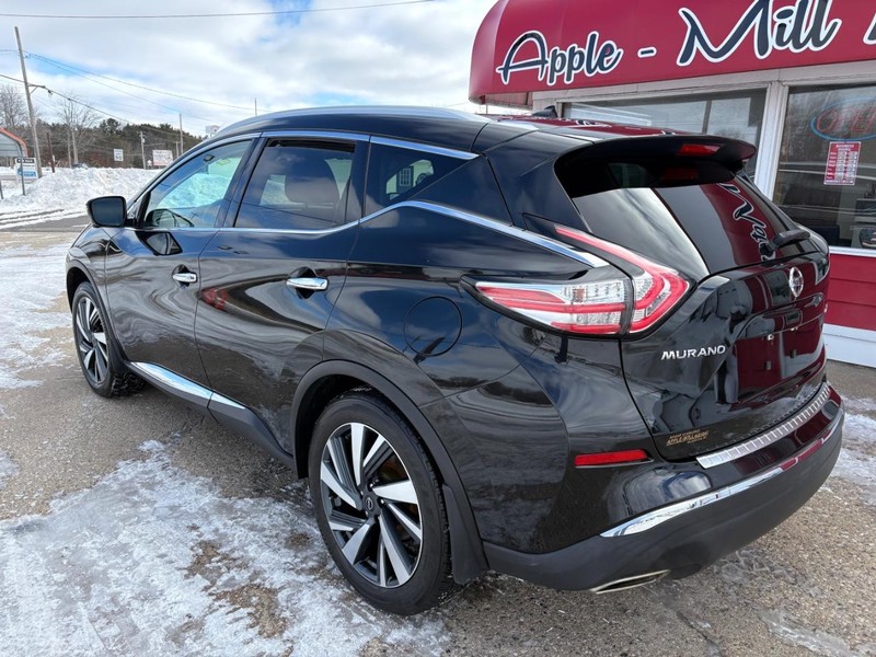 Nissan Murano Vehicle Full-screen Gallery Image 02