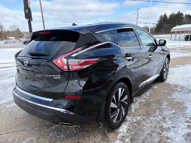 Nissan Murano Vehicle Full-screen Gallery Image 04