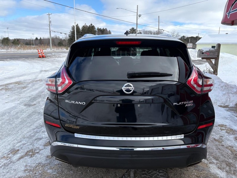 Nissan Murano Vehicle Full-screen Gallery Image 06