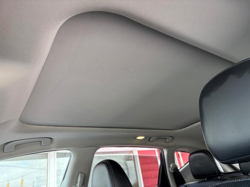 Nissan Murano Vehicle Full-screen Gallery Image 18