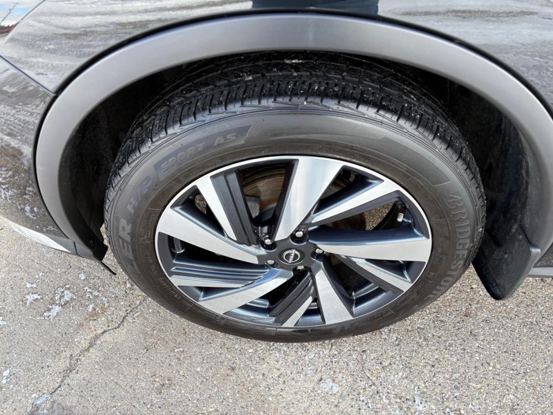 Nissan Murano Vehicle Full-screen Gallery Image 21