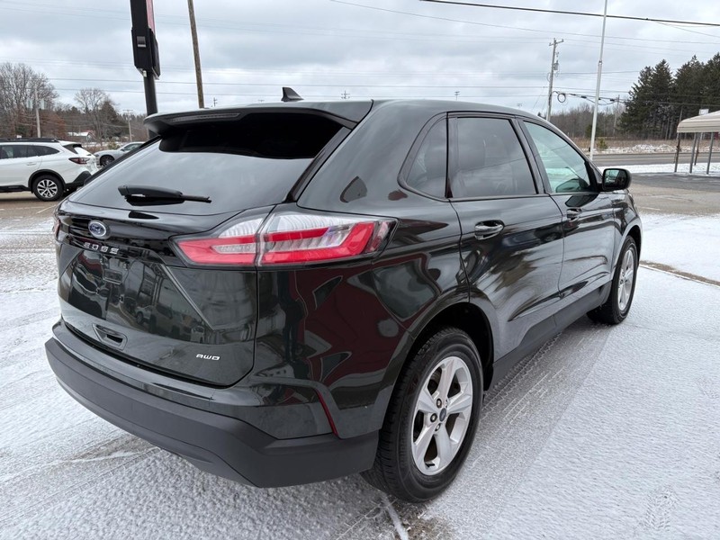 Ford Edge Vehicle Full-screen Gallery Image 04