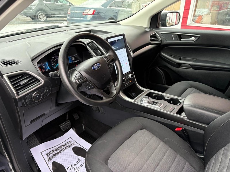 Ford Edge Vehicle Full-screen Gallery Image 07