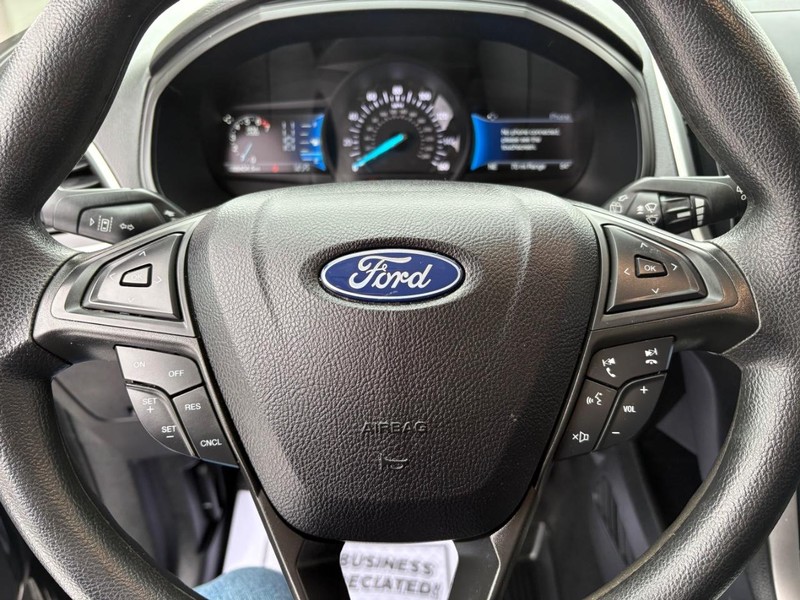 Ford Edge Vehicle Full-screen Gallery Image 12