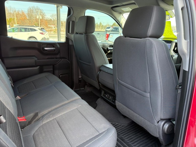 Chevrolet Silverado 1500 Vehicle Full-screen Gallery Image 10