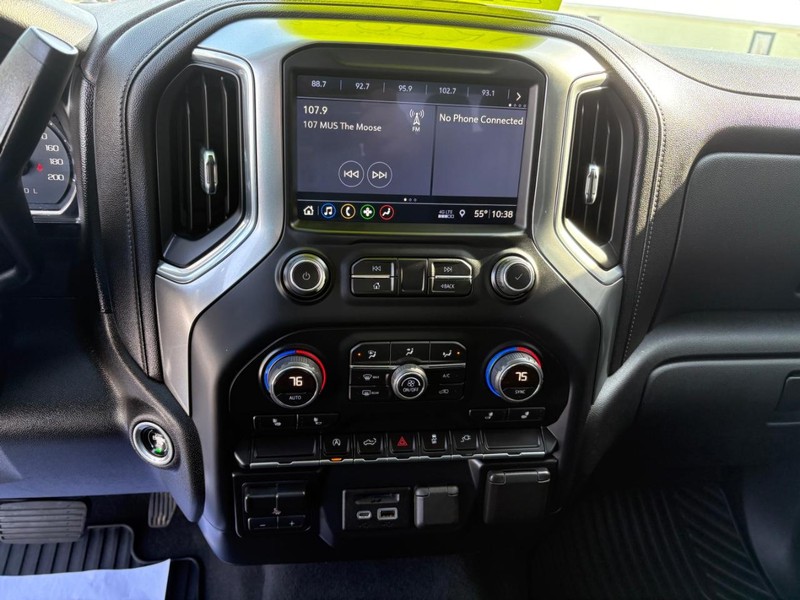 Chevrolet Silverado 1500 Vehicle Full-screen Gallery Image 12