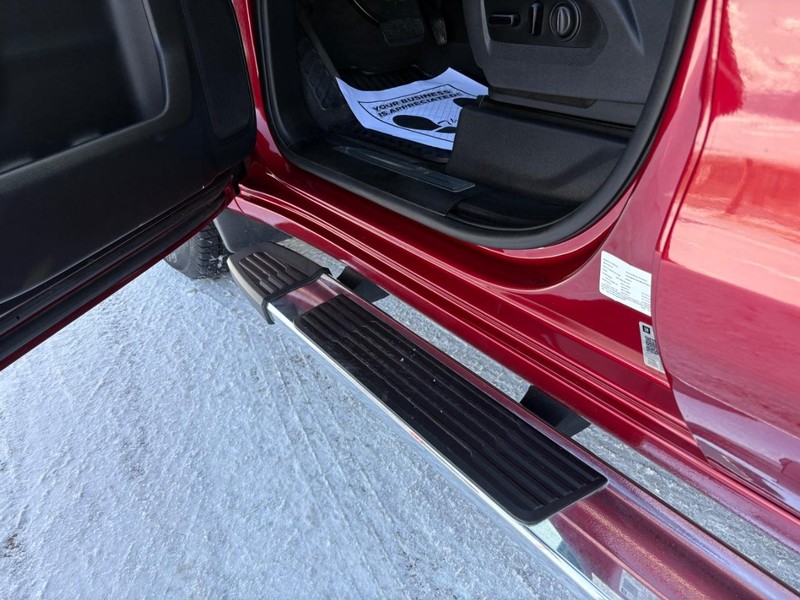 Chevrolet Silverado 1500 Vehicle Full-screen Gallery Image 15