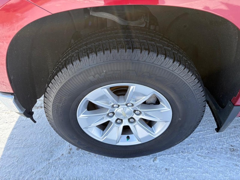 Chevrolet Silverado 1500 Vehicle Full-screen Gallery Image 19