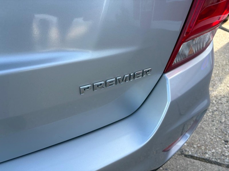 Chevrolet Trax Vehicle Full-screen Gallery Image 19