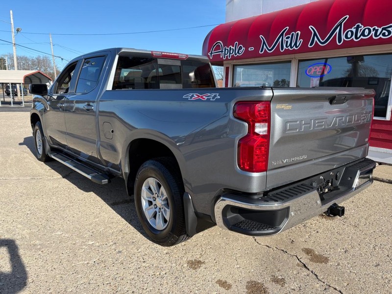 Chevrolet Silverado 1500 LTD Vehicle Full-screen Gallery Image 02