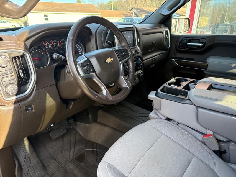 Chevrolet Silverado 1500 LTD Vehicle Full-screen Gallery Image 07