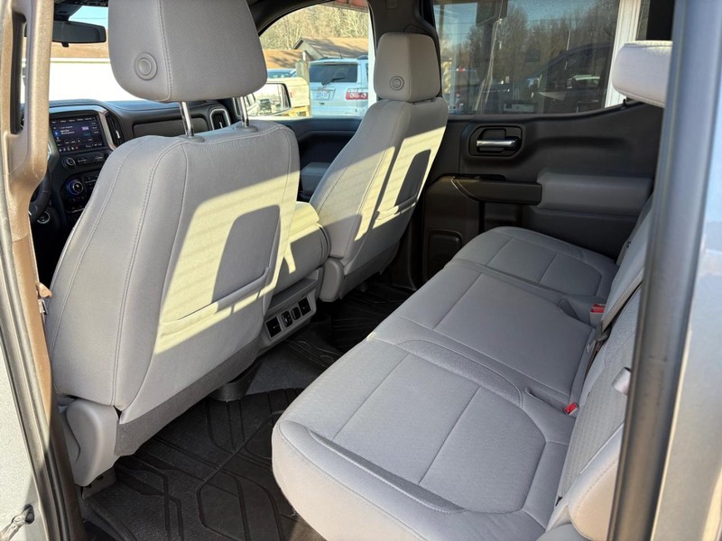 Chevrolet Silverado 1500 LTD Vehicle Full-screen Gallery Image 08