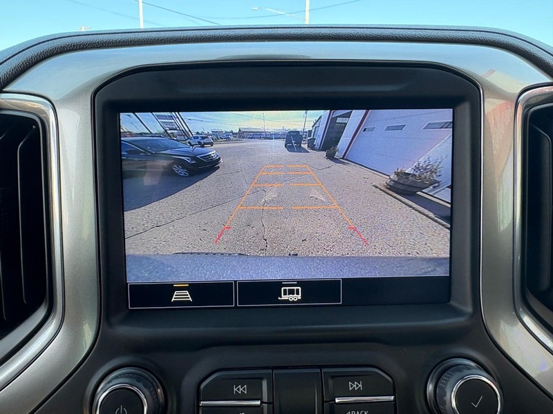 Chevrolet Silverado 1500 LTD Vehicle Full-screen Gallery Image 14