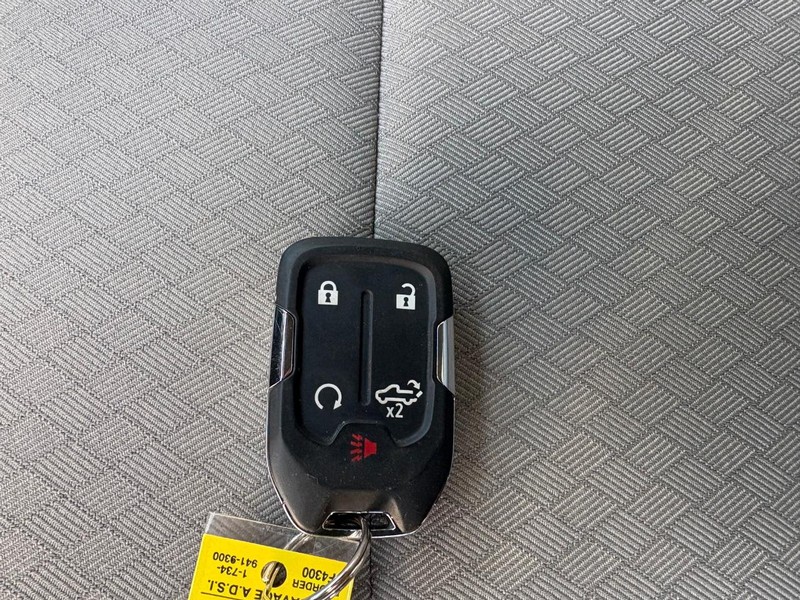 Chevrolet Silverado 1500 LTD Vehicle Full-screen Gallery Image 16