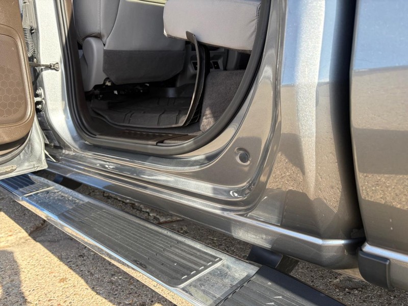 Chevrolet Silverado 1500 LTD Vehicle Full-screen Gallery Image 21