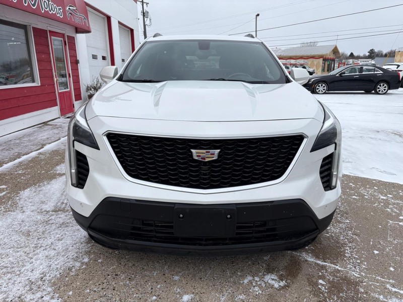 Cadillac XT4 Vehicle Full-screen Gallery Image 05
