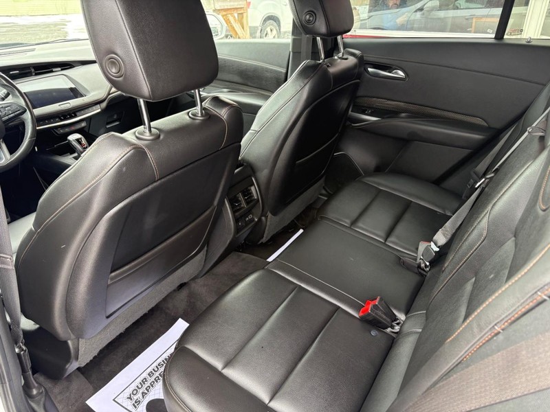 Cadillac XT4 Vehicle Full-screen Gallery Image 08