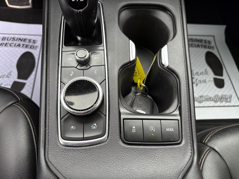 Cadillac XT4 Vehicle Full-screen Gallery Image 16