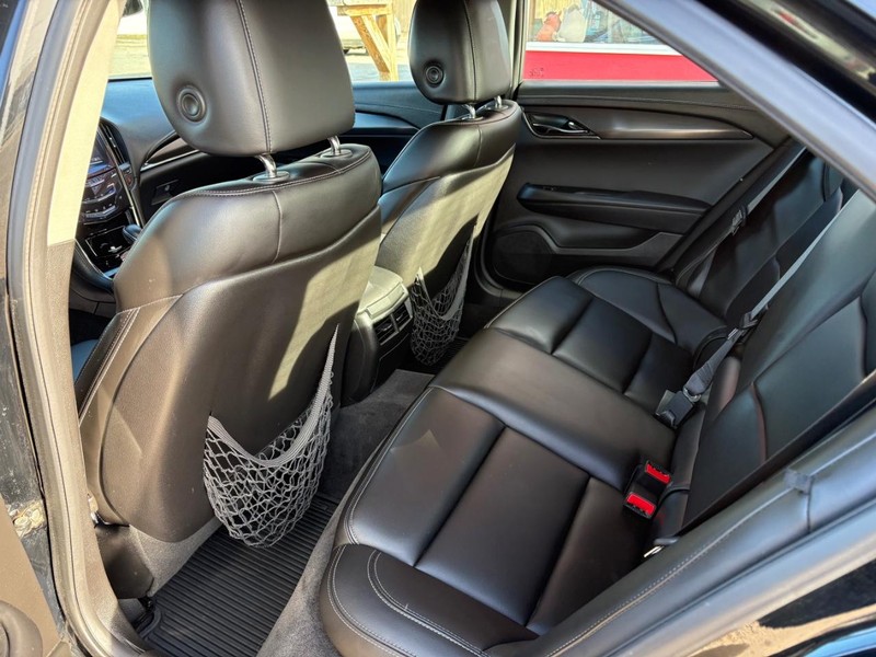 Cadillac ATS Sedan Vehicle Full-screen Gallery Image 08