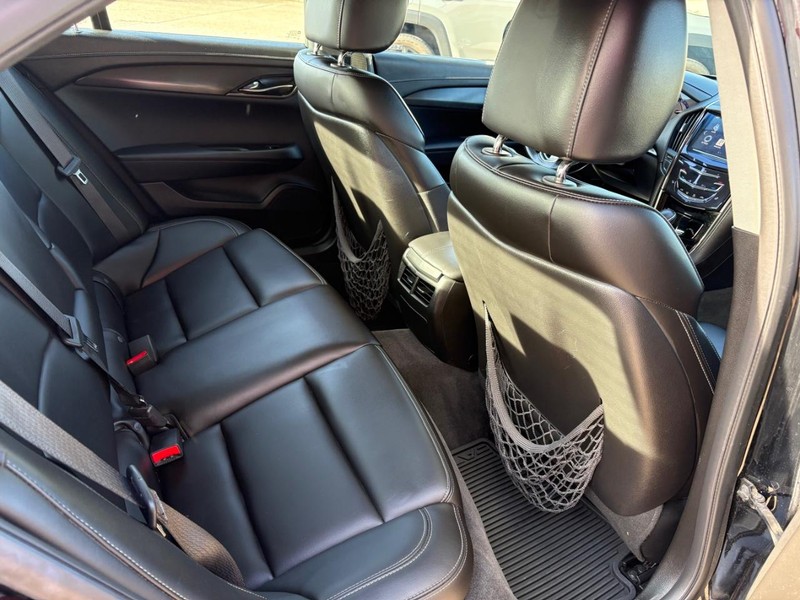 Cadillac ATS Sedan Vehicle Full-screen Gallery Image 10