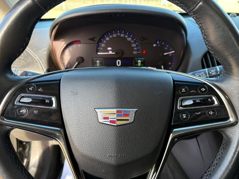 Cadillac ATS Sedan Vehicle Full-screen Gallery Image 11