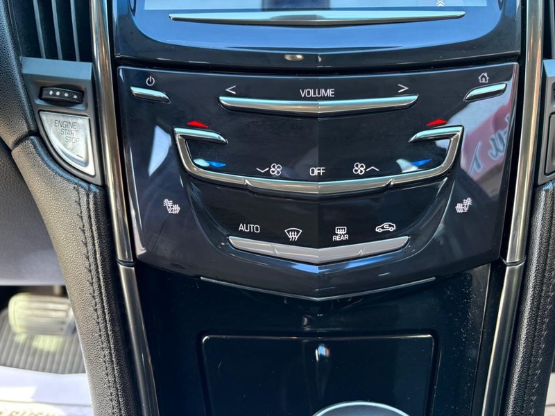 Cadillac ATS Sedan Vehicle Full-screen Gallery Image 13