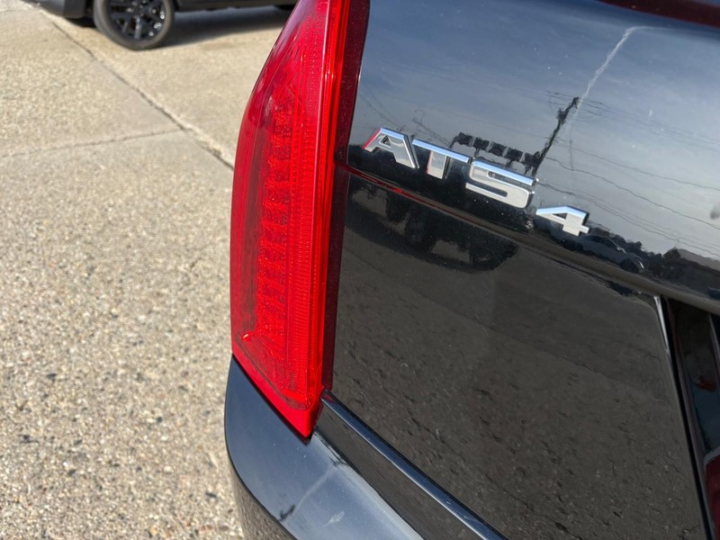 Cadillac ATS Sedan Vehicle Full-screen Gallery Image 18